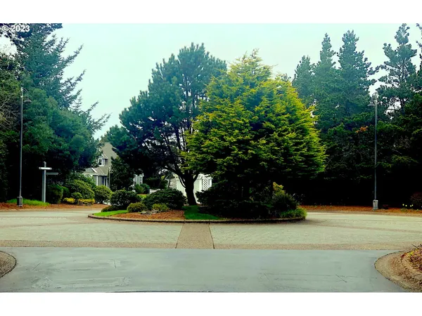 $240,500 | Southwest Cupola Drive, South Beach, OR 97366