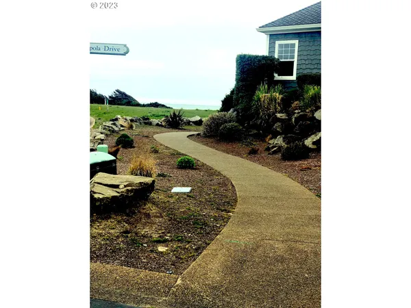 $240,500 | Southwest Cupola Drive, South Beach, OR 97366