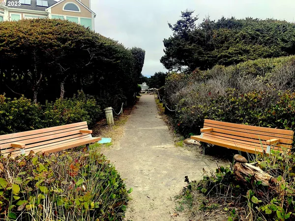 $240,500 | Southwest Cupola Drive, South Beach, OR 97366