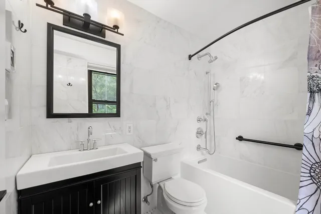 $2,375,000 | 1065 Park Avenue, Unit 3A | Upper East Side