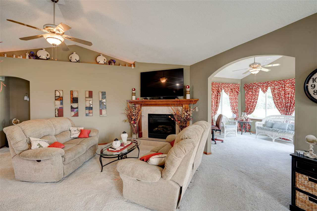 1495 Ridgeview Avenue West Liberty, IA 52776 - Photo 13 of 48 Gallery Image 13