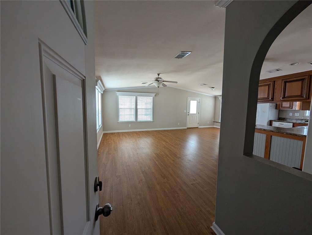 9101 Fairway Loop Dade City, FL 33525 - Photo 6 of 22