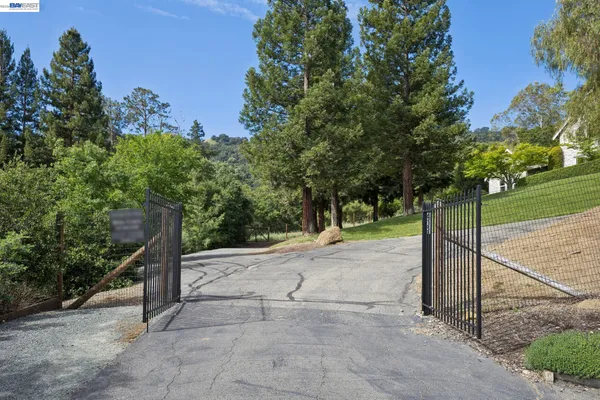 $2,688,000 | 409 Oak Lane, Pleasanton, CA 94566