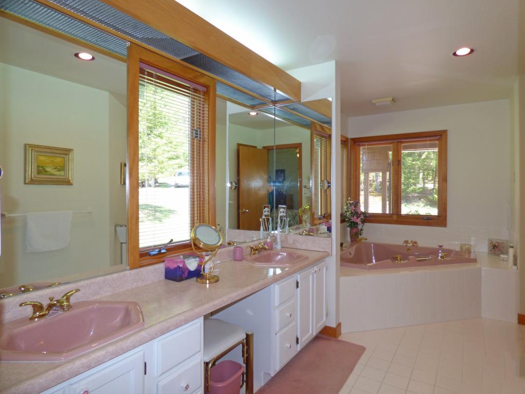 653 Perry Lea Road Waterbury, VT 05676 - Photo 9 of 21 Gallery Image 9