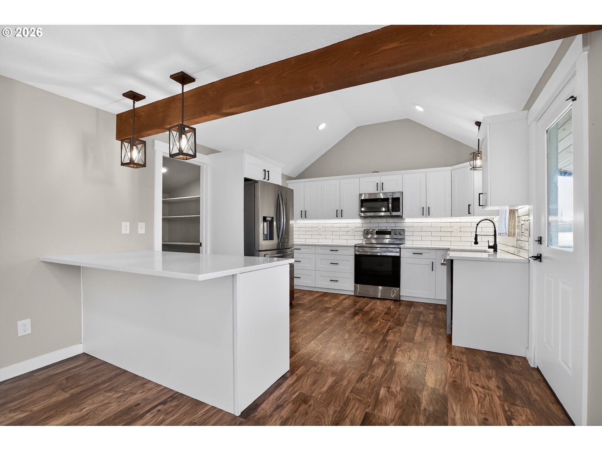 502 East 4th Street Molalla, OR 97038 - Photo 12 of 35 Kitchen