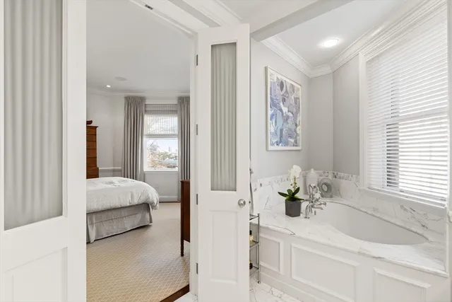 $3,300,000 | 413 Commonwealth Avenue, Unit 5, Boston, MA 02215