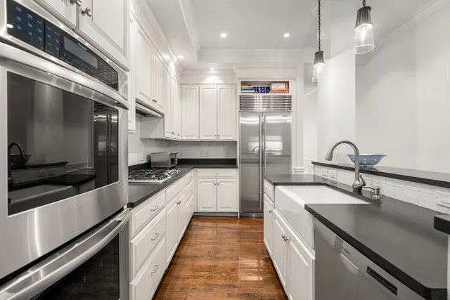 $3,300,000 | 413 Commonwealth Avenue, Unit 5, Boston, MA 02215