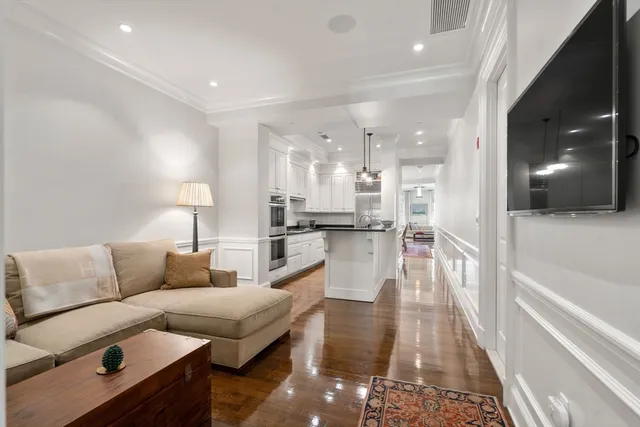 $3,300,000 | 413 Commonwealth Avenue, Unit 5, Boston, MA 02215