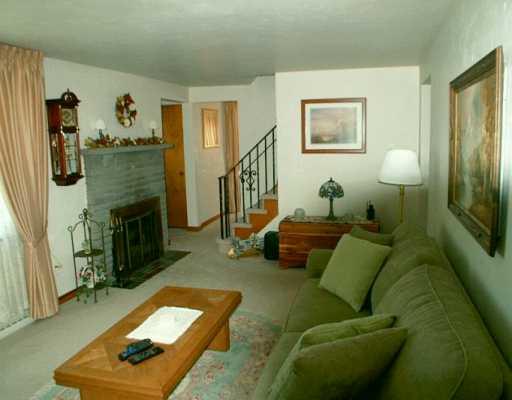 1449 Anderson Road Pittsburgh, PA 15209 - Photo 3 of 8