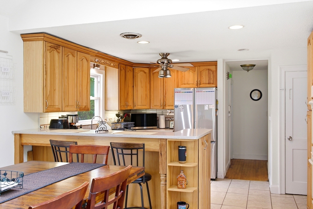 616 Cooley Street Springfield, MA 01128 - Photo 5 of 37