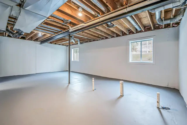 $2,900 | 1366 North Bay Drive, Ann Arbor, MI 48103