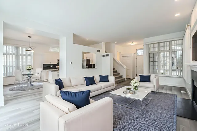 $2,900 | 1366 North Bay Drive, Ann Arbor, MI 48103