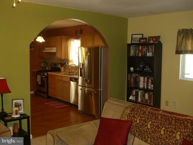 7824 Shellye Road Glen Burnie, MD 21060 - Photo 2 of 29 Living Room