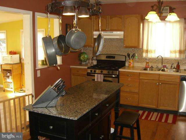 7824 Shellye Road Glen Burnie, MD 21060 - Photo 17 of 29 Kitchen
