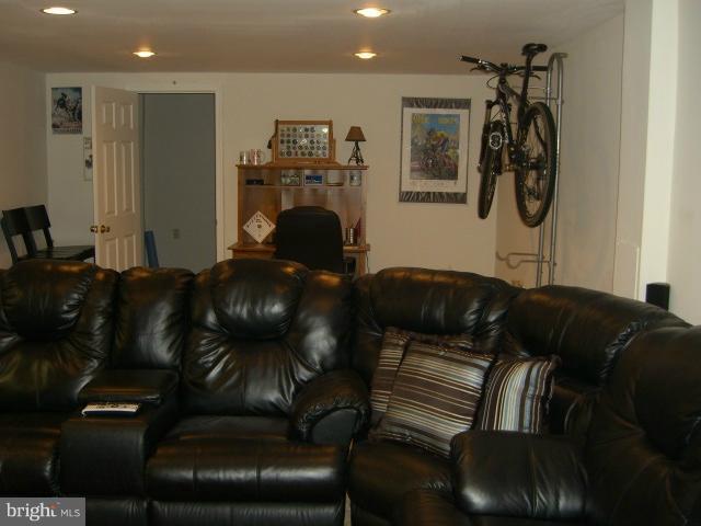 7824 Shellye Road Glen Burnie, MD 21060 - Photo 4 of 29 Family Room