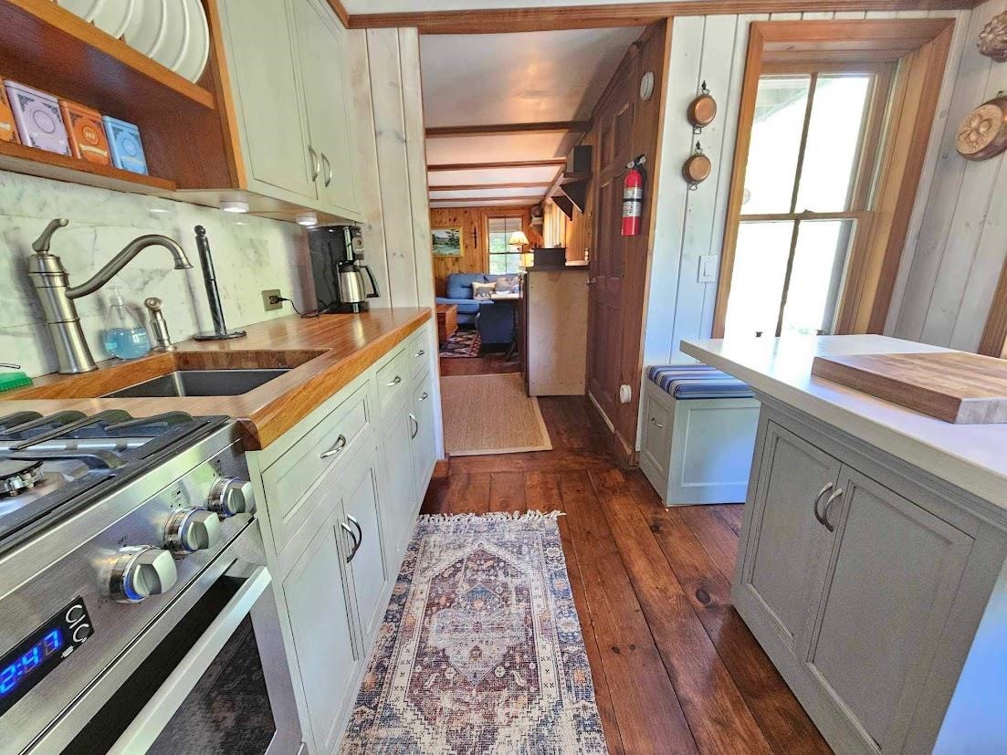 194 Black Piece Road Wardsboro, VT 05355 - Photo 8 of 21 Gallery Image 8