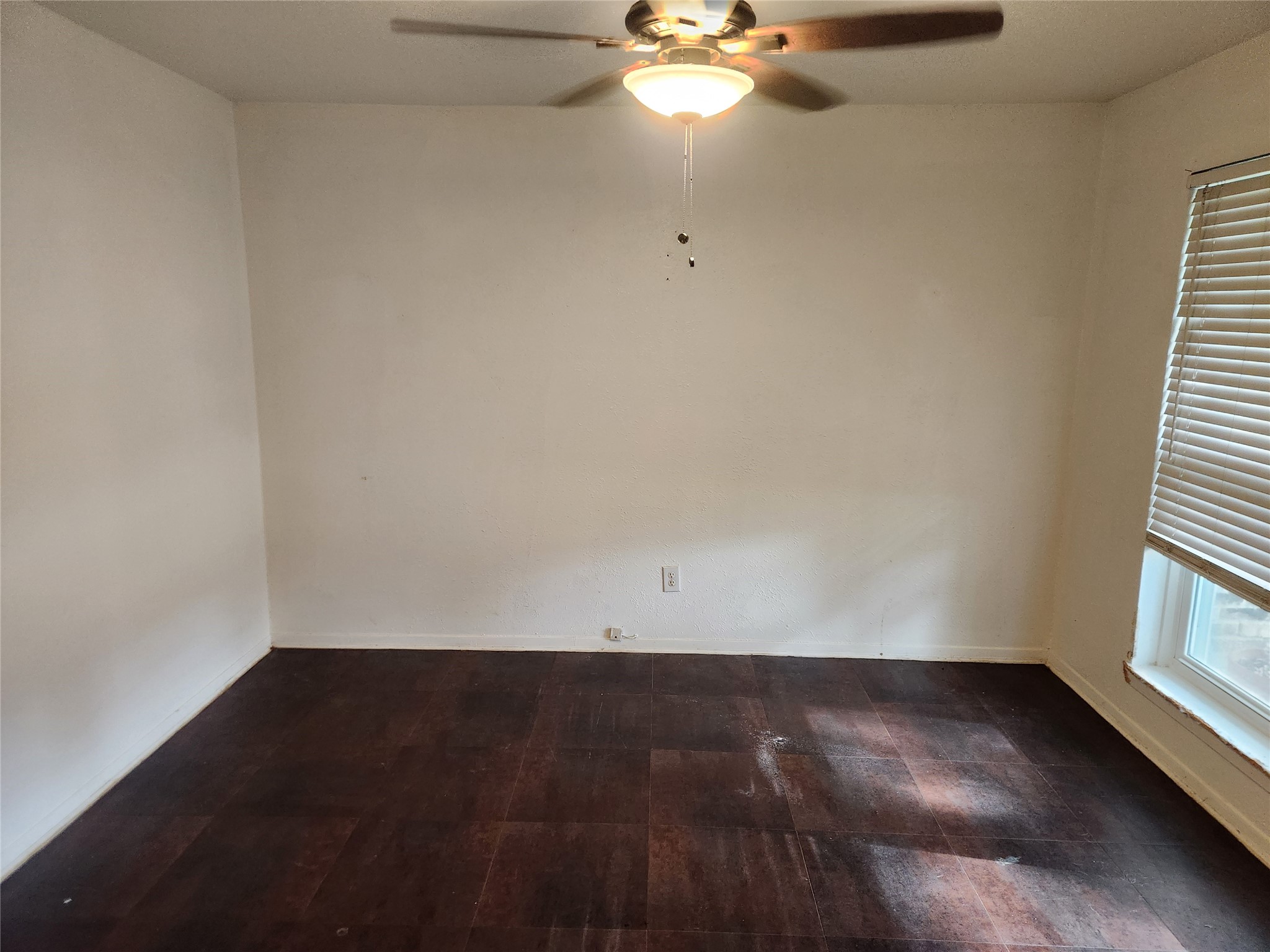 1205 Elm Street Alvin, TX 77511 - Photo 4 of 19 Dining room