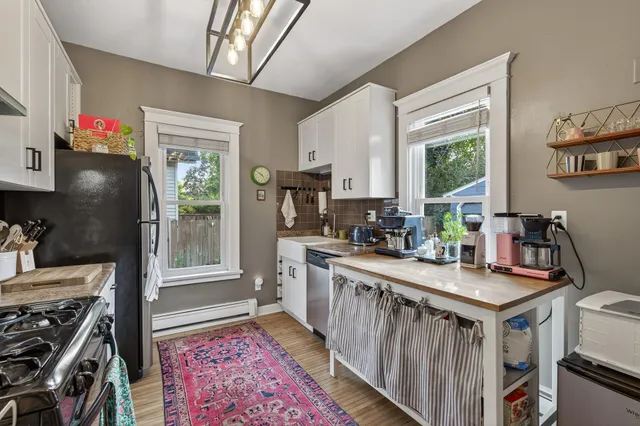 $299,000 | 989 North Barrett Street, St. Paul, MN 55103