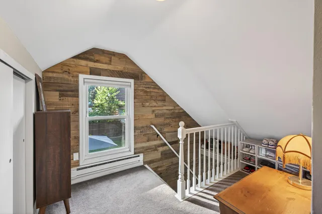 $299,000 | 989 North Barrett Street, St. Paul, MN 55103