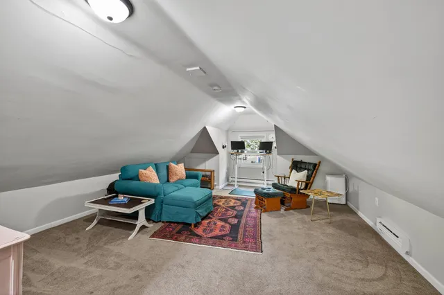 $299,000 | 989 North Barrett Street, St. Paul, MN 55103