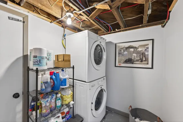 $299,000 | 989 North Barrett Street, St. Paul, MN 55103