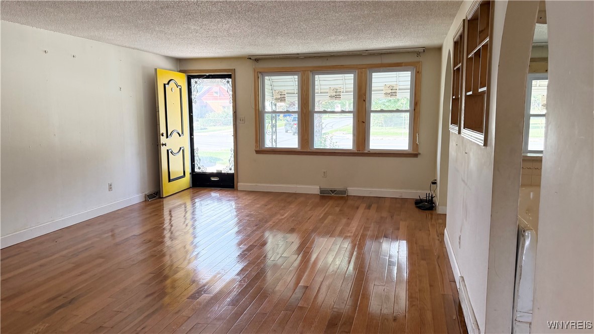 2547 William Street, Unit LEFT Cheektowaga, NY 14206 - Photo 4 of 20