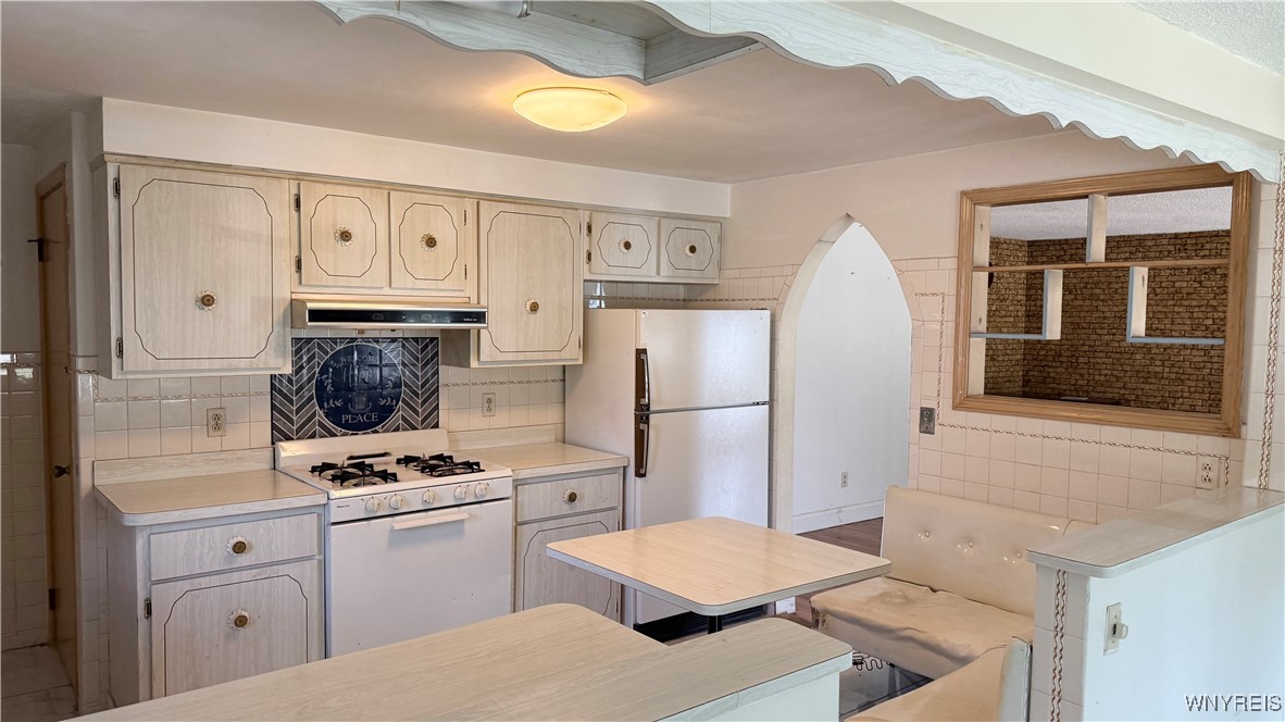 2547 William Street, Unit LEFT Cheektowaga, NY 14206 - Photo 6 of 20