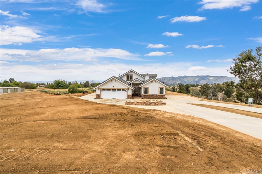 11492 Pendleton Road Yucaipa, CA 92399 - Photo 5 of 66