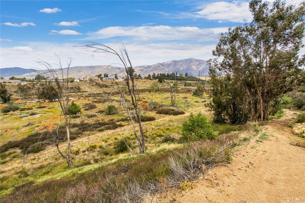 11492 Pendleton Road Yucaipa, CA 92399 - Photo 46 of 66