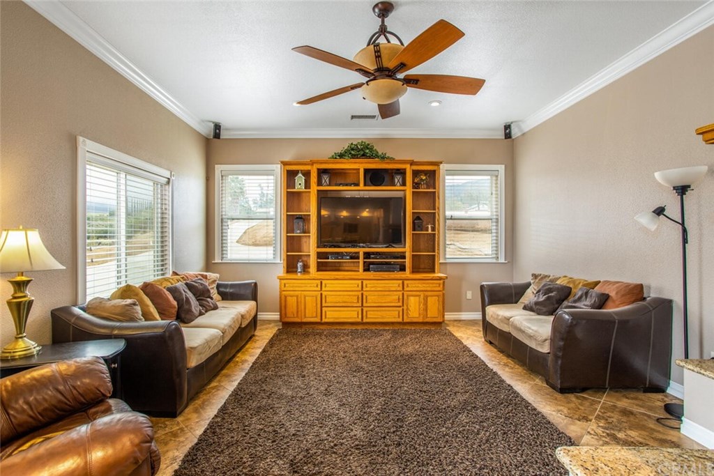 11492 Pendleton Road Yucaipa, CA 92399 - Photo 8 of 66