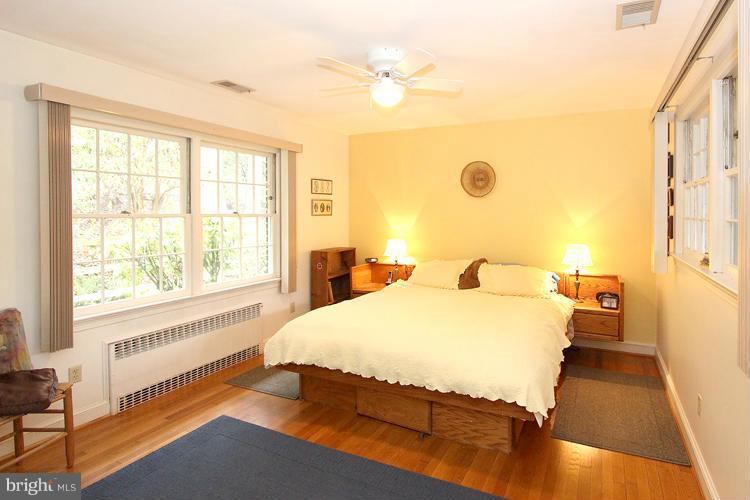 5812 Conway Road Bethesda, MD 20817 - Photo 14 of 25 Master Bedroom