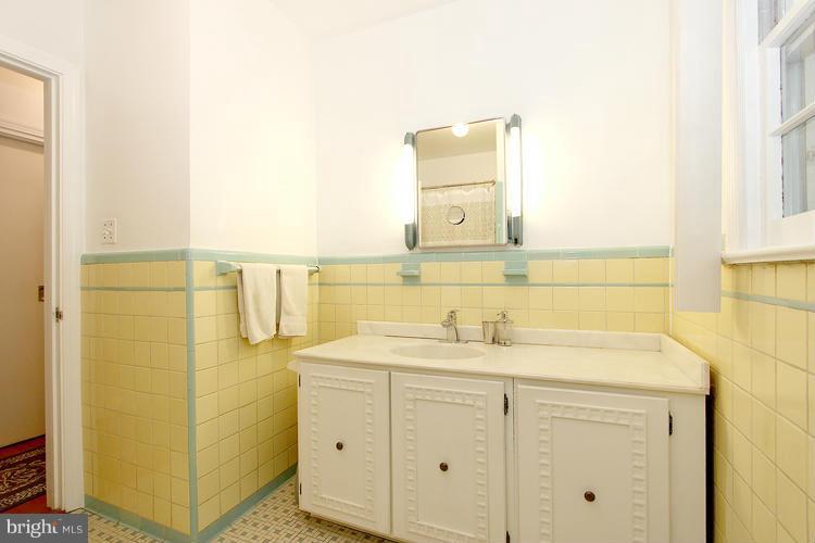 5812 Conway Road Bethesda, MD 20817 - Photo 20 of 25 Bath #2