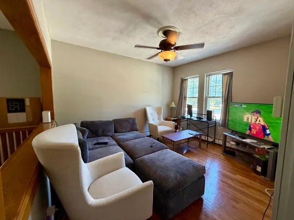 $3,450 | 101 Farragut Road, Unit 1R, Boston, MA 02127