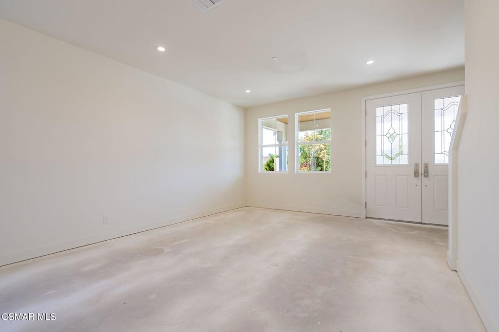 4699 Summit Avenue Simi Valley, CA 93063 - Photo 12 of 64