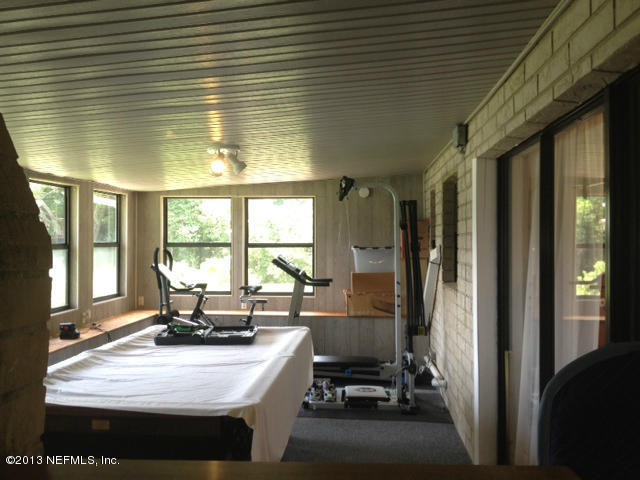 282 Round Lake Road Palatka, FL 32177 - Photo 20 of 29 florida room