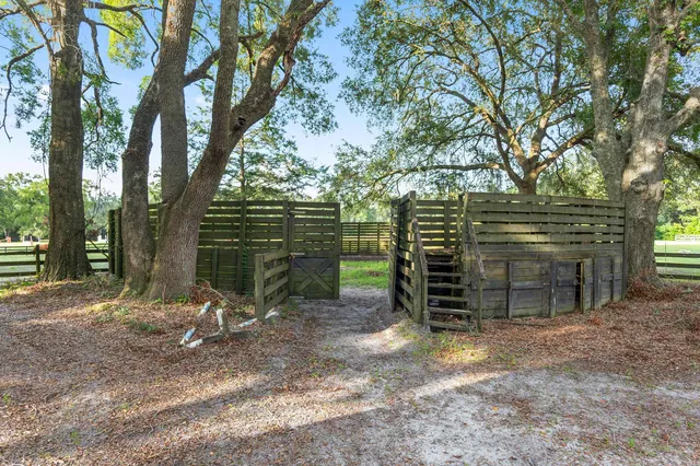 $2,500,000 | 16525 Southwest 5th Place, Newberry, FL 32669