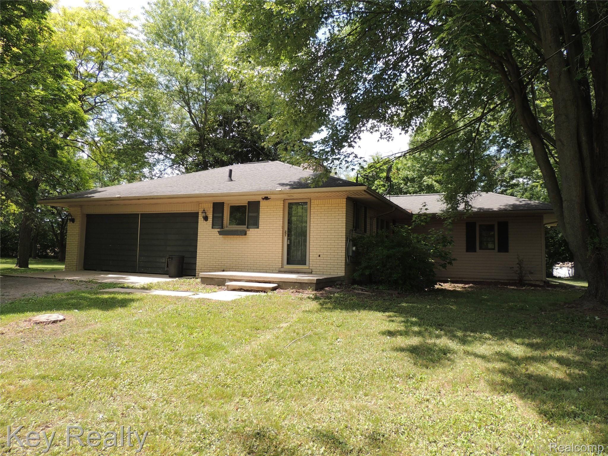 7875 Tower Road Northville, MI 48168 - Photo 2 of 23 DSCN9649.JPG