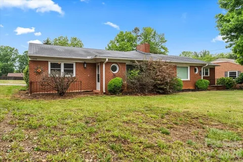 $319,000 | 1204 West 5th Avenue, Lexington, NC 27295