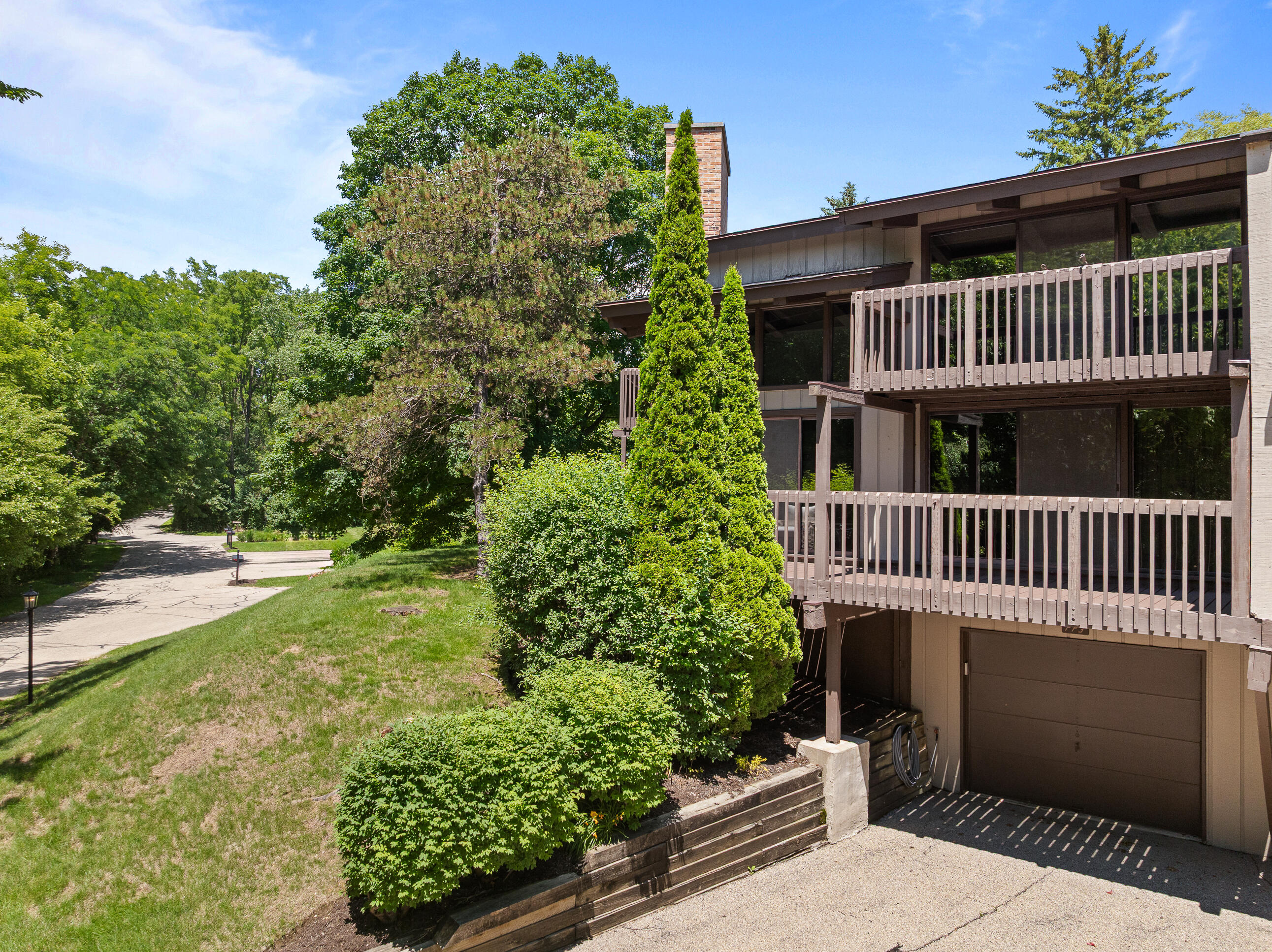 930 Alpine Drive, Unit PP2 Fontana, WI 53125 - Photo 86 of 116 930 Alpine Ct PP2 - Summer-5