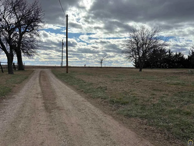 $189,000 | 1430 Road 40, Olpe, KS 66865