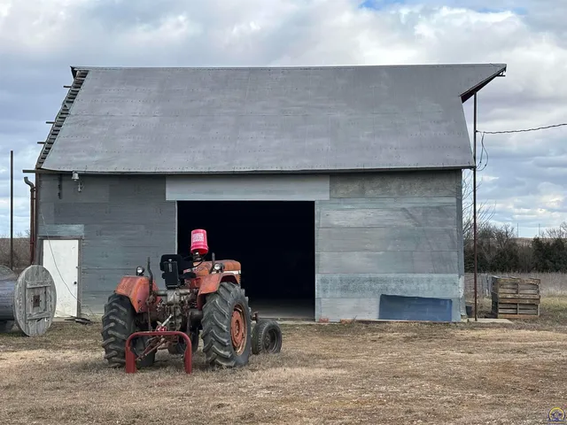 $189,000 | 1430 Road 40, Olpe, KS 66865