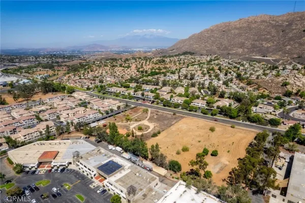 $1,200,000 | 21665 Box Springs, Moreno Valley, CA 92557