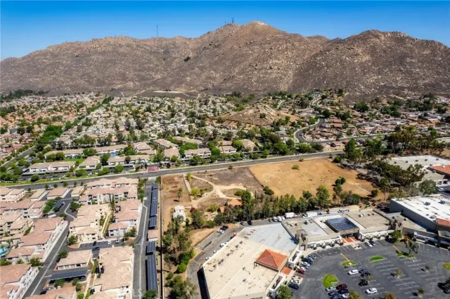 $1,200,000 | 21665 Box Springs, Moreno Valley, CA 92557