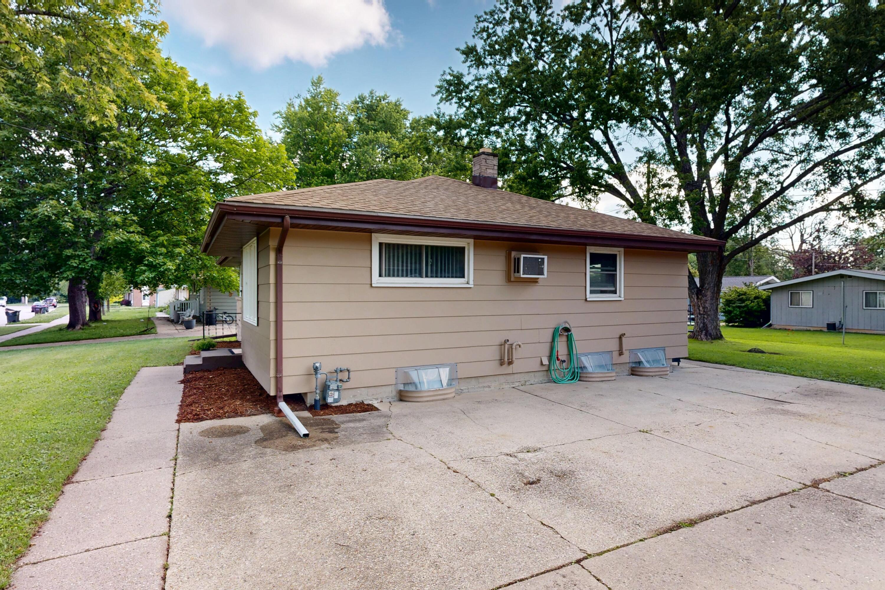 927 Peterson Street Fort Atkinson, WI 53538 - Photo 34 of 37 927-Peterson-St-06252026_163933