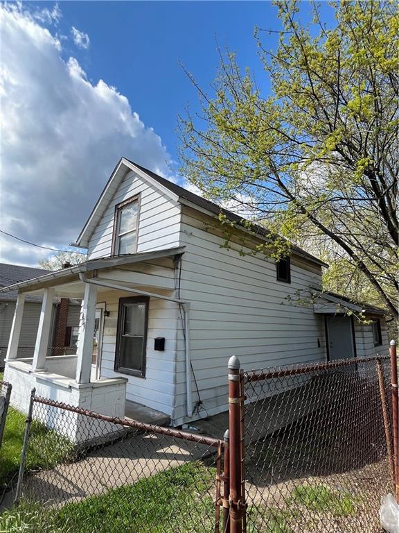 439 Malleable Street Sharon, PA 16146 - Photo 2 of 29