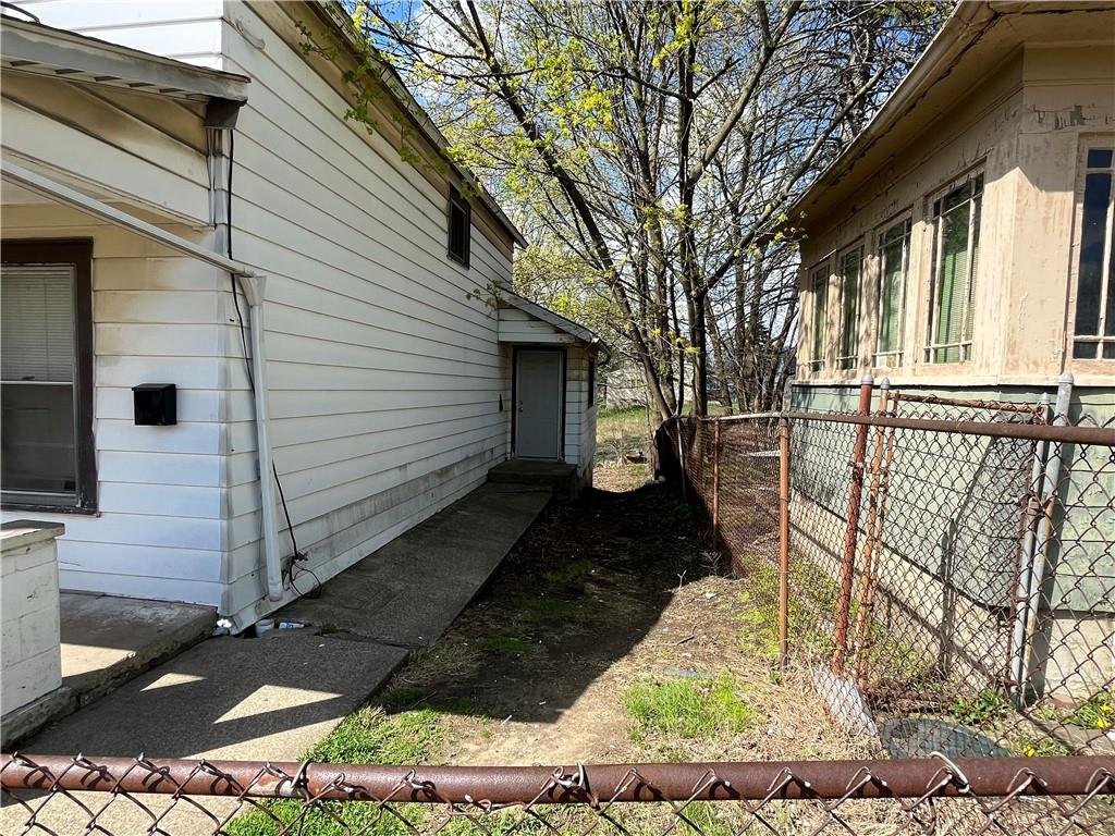 439 Malleable Street Sharon, PA 16146 - Photo 3 of 29