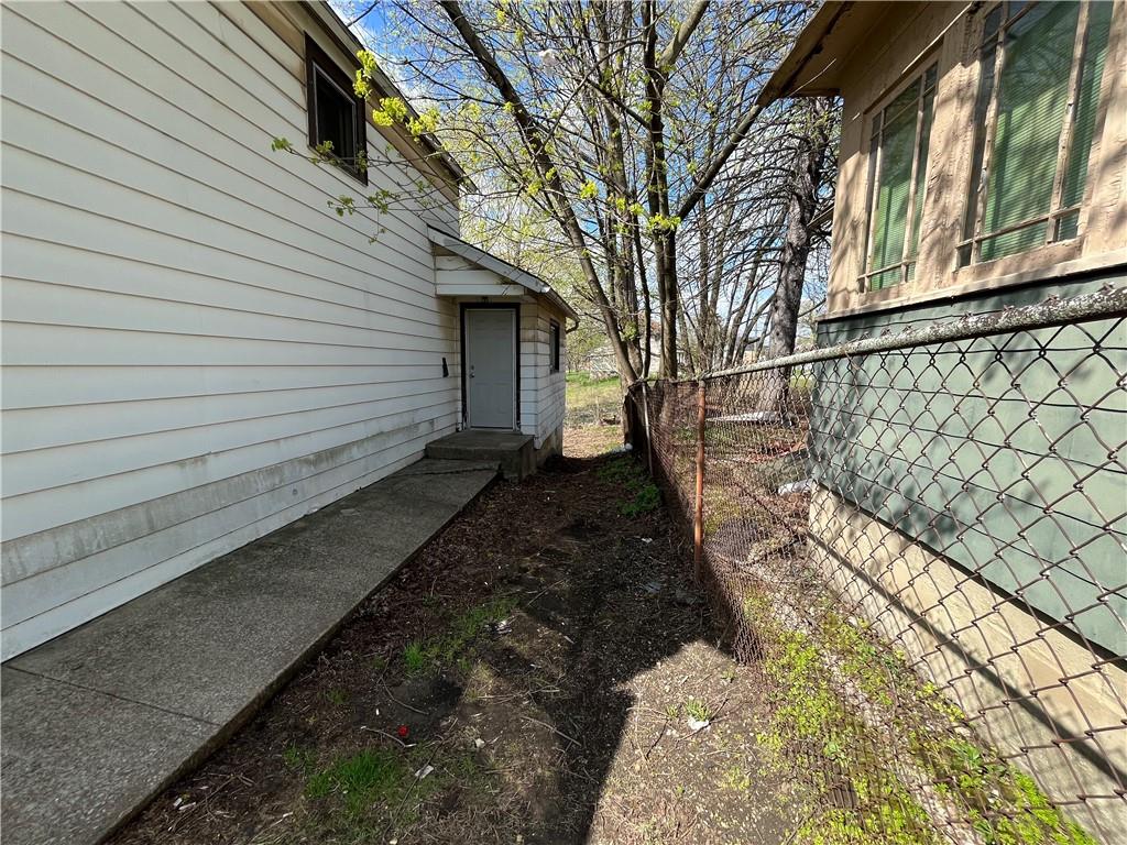 439 Malleable Street Sharon, PA 16146 - Photo 4 of 29