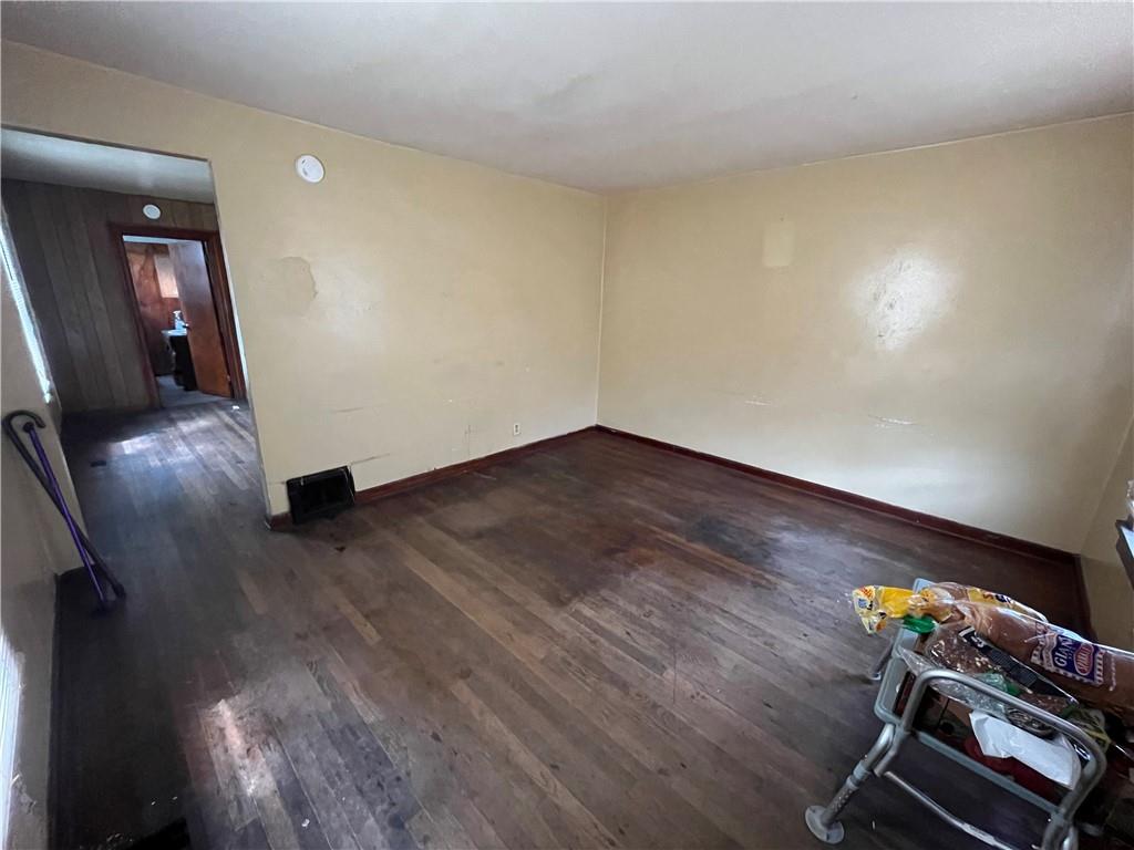 439 Malleable Street Sharon, PA 16146 - Photo 8 of 29