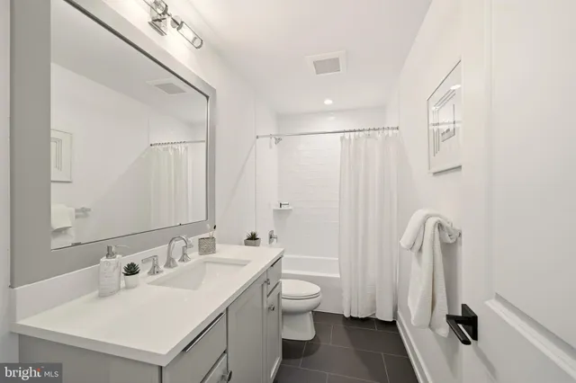 $835,000 | 204 3rd Avenue, Newtown Square, PA 19073