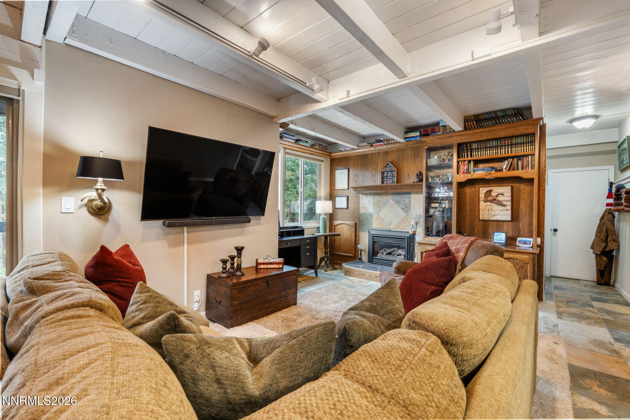 26 Cascade Court Stateline, NV 89449 - Photo 12 of 41 20-web-or-mls-DSC07222